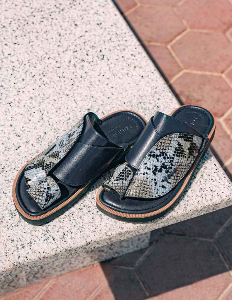 نعال شرقي زبيري بدبغة الثعبان 