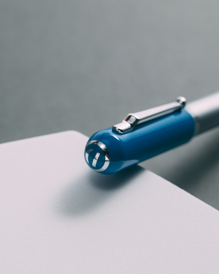 DAHNAG pen blue & silver PEN911BL