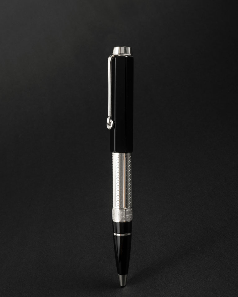 قلم رجالي عصري اسود وفضي