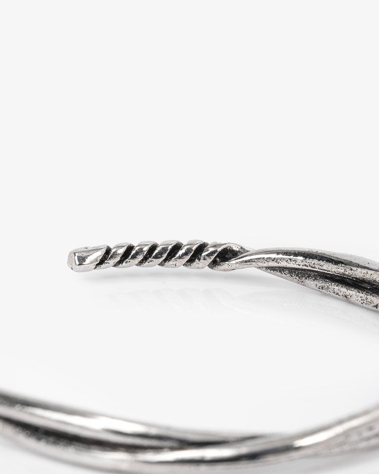 سوار معصم فضي ستانلس ستيل للرجال