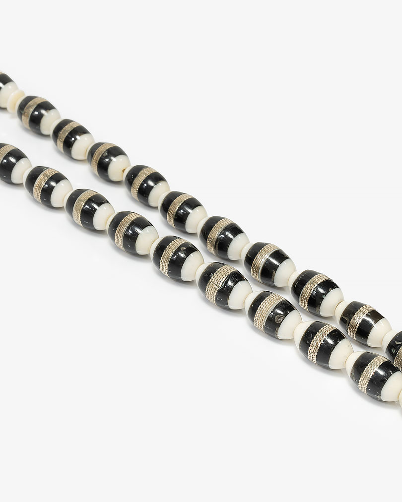 سبحة كوك وعظم منقوش