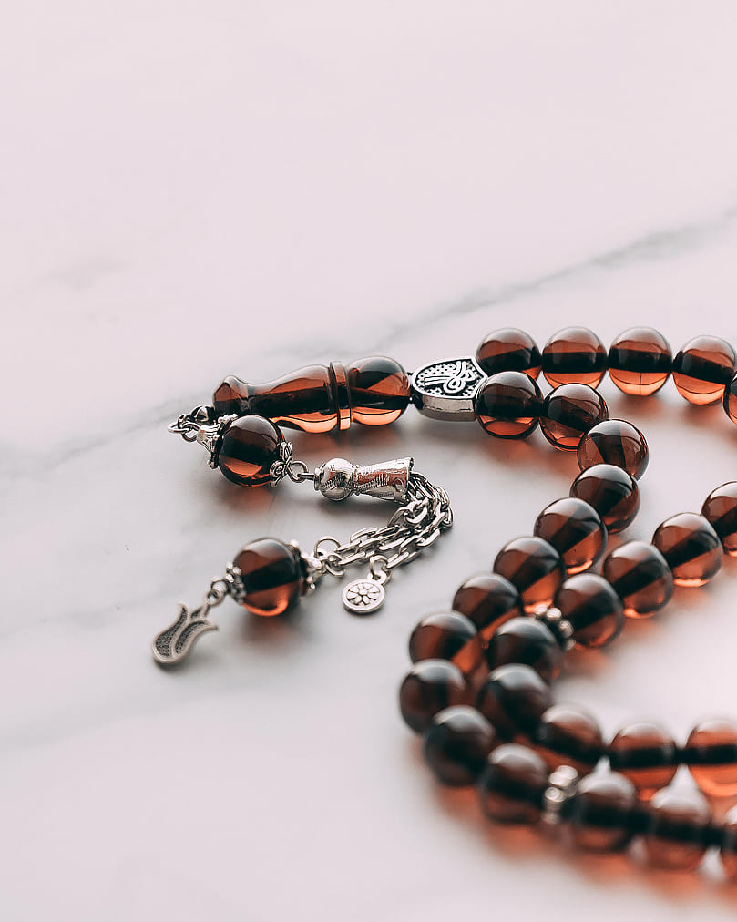 سبحة فاتوران لون بني شفاف