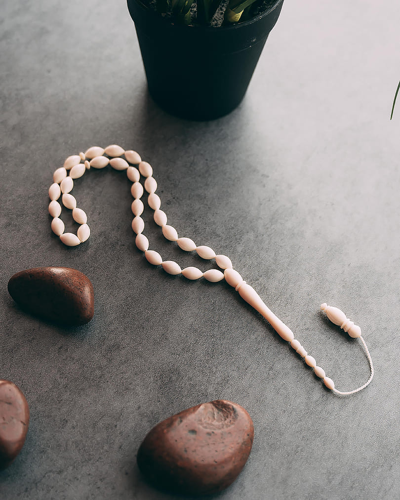 IVORY WHITE ROSARY ROS5116WH