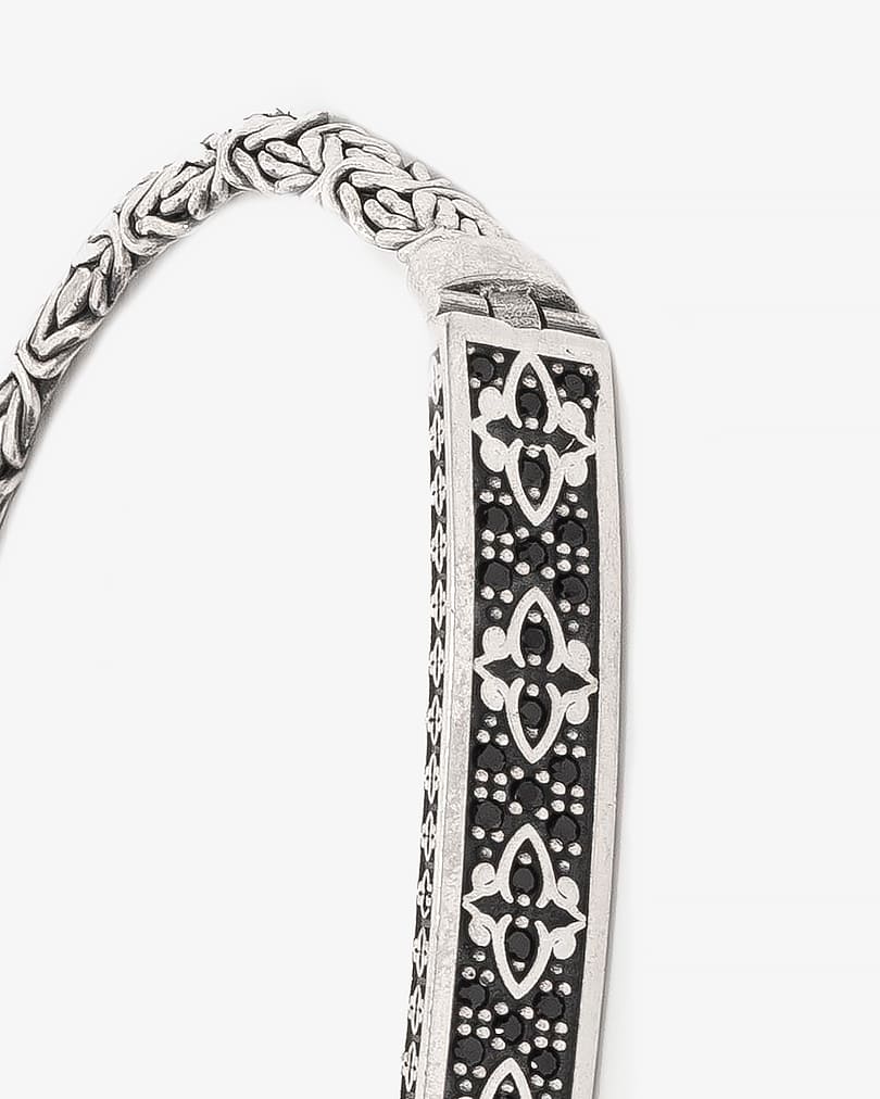 سوار معصم شبابي بنقش اندلسي