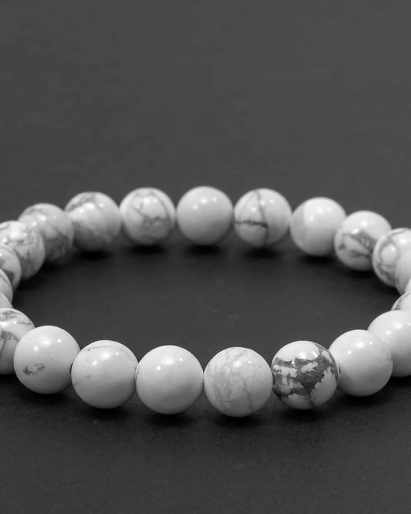 Howlite stone hand bracelet BRA106WH