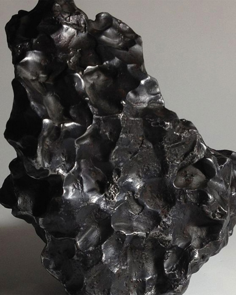 سوار معصم رجالي زجاج بركاني