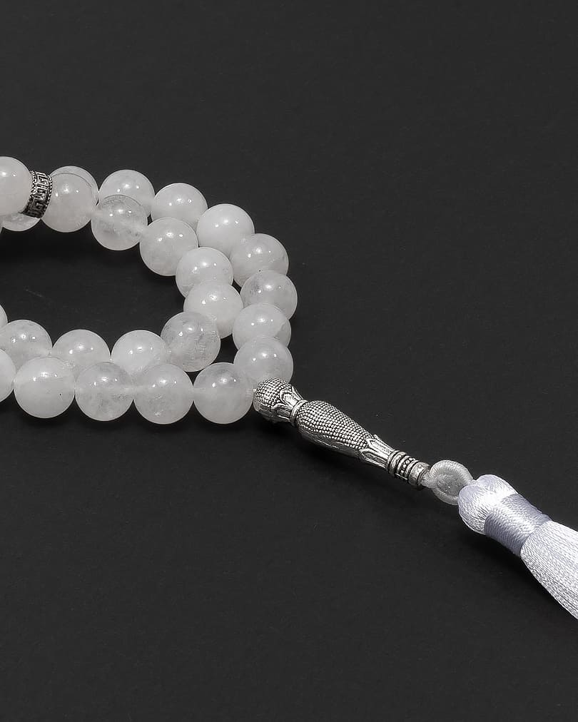 سبحة بحجر كريم جاد ابيض مميز