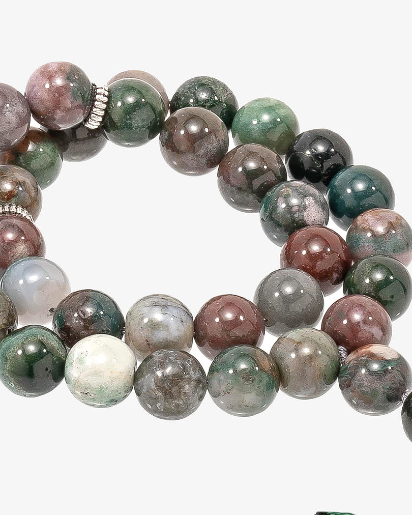 سبحة بحجر كريم عقيق ملون