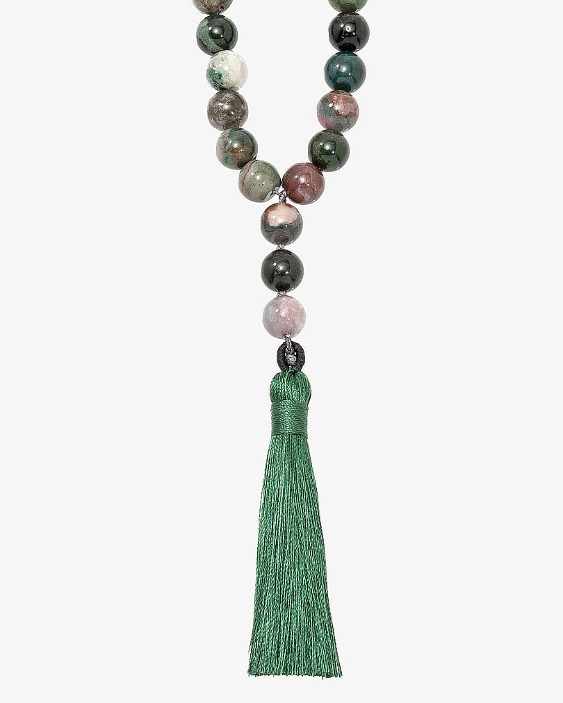 سبحة بحجر كريم عقيق ملون