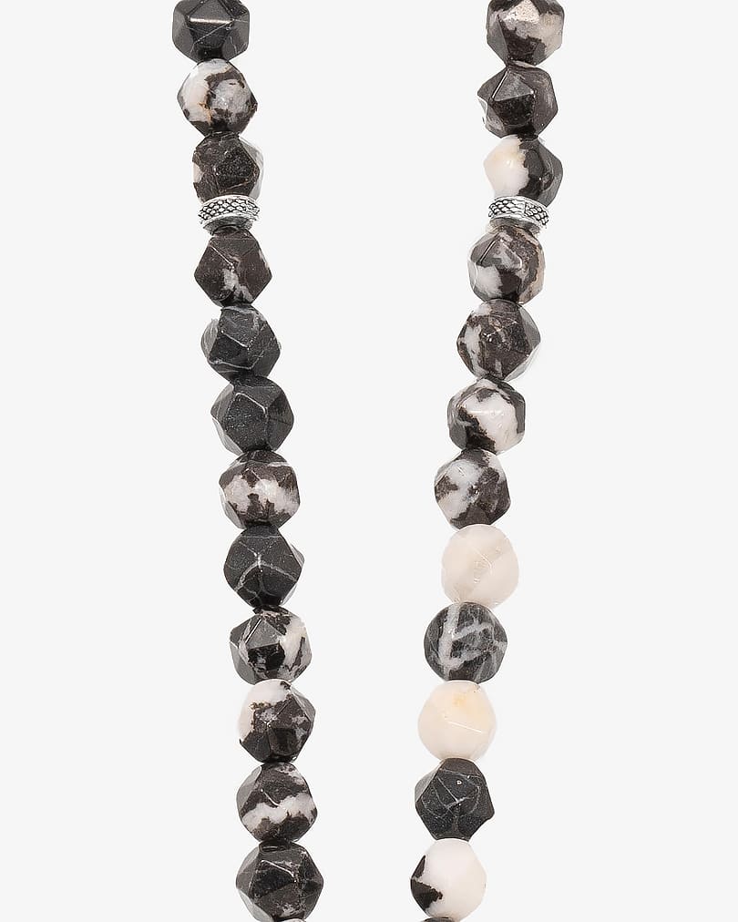 سبحة حجر كريم يشب بقصة الالماس