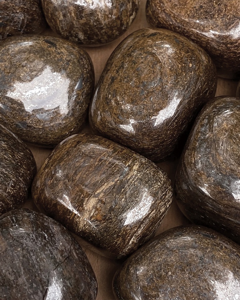 سبحة حجر كريم بني عروق بقصة الالماس