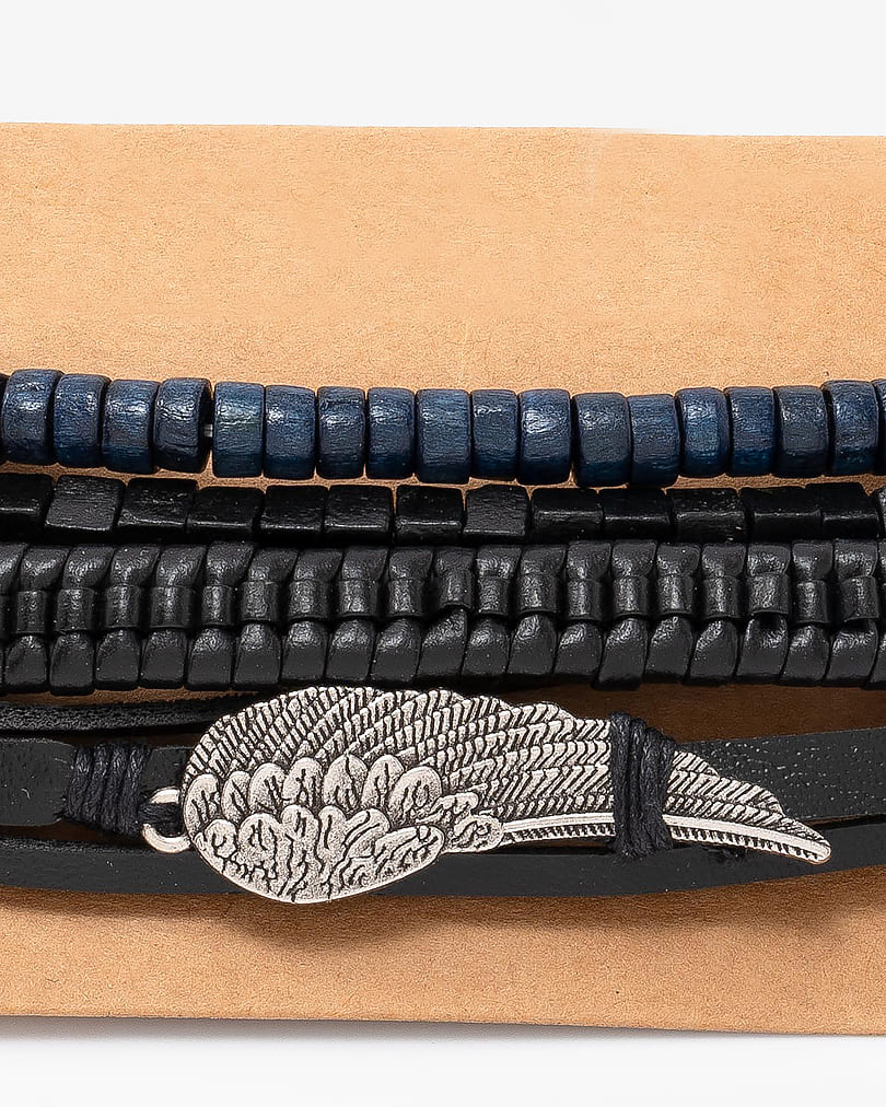 Set of 4 stylish men's bracelets