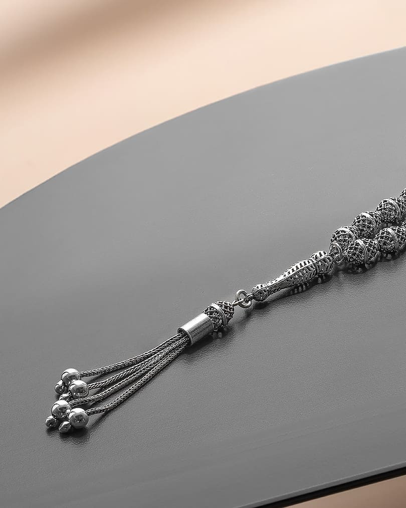 سبحة بيضاوية من الفضة الخالصة عيار 925