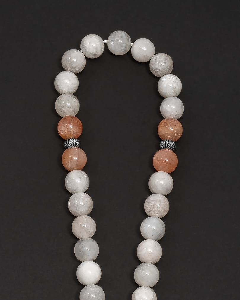 سبحة حجر جاد ابيض  وروز