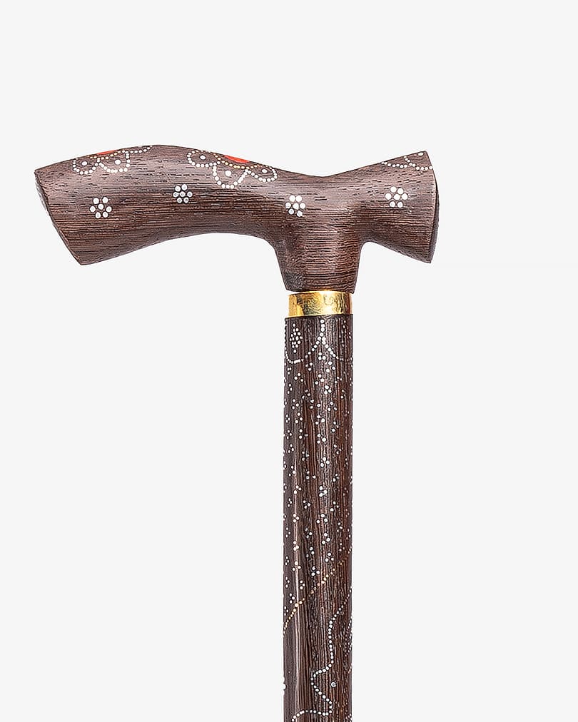 عصا عكاز خشب فينجي مزين مرجان احمر