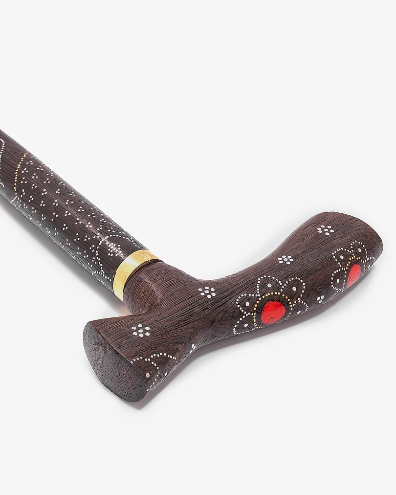 عصا عكاز خشب فينجي مزين مرجان احمر