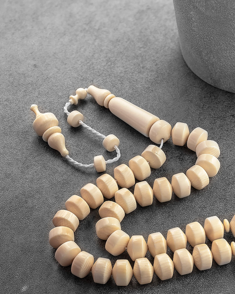 A rare luxurious ivory ROS5330WH