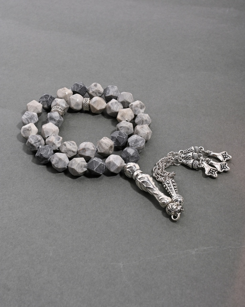 سبحة حجر يشب رمادي بعروق قصة الاماس