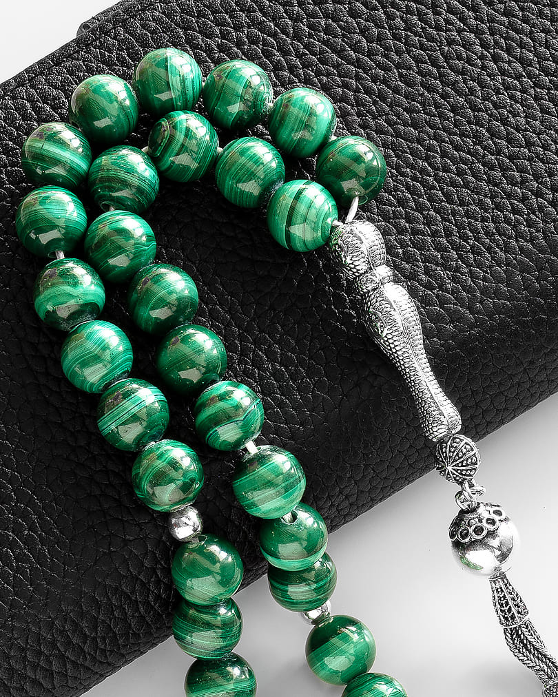 سبحة فضة بحجر ملاكيت طبيعي انيقة