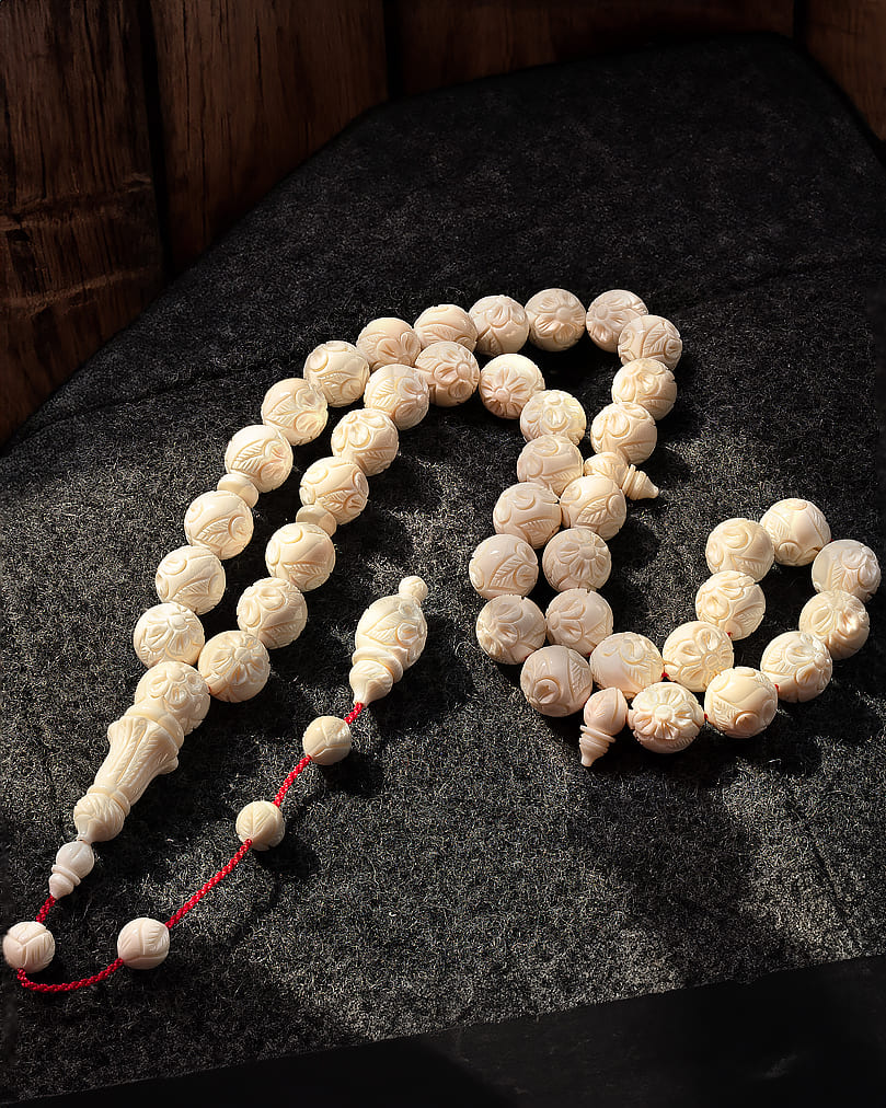 A rare rosary of a hippo's tusk ROS5366WH