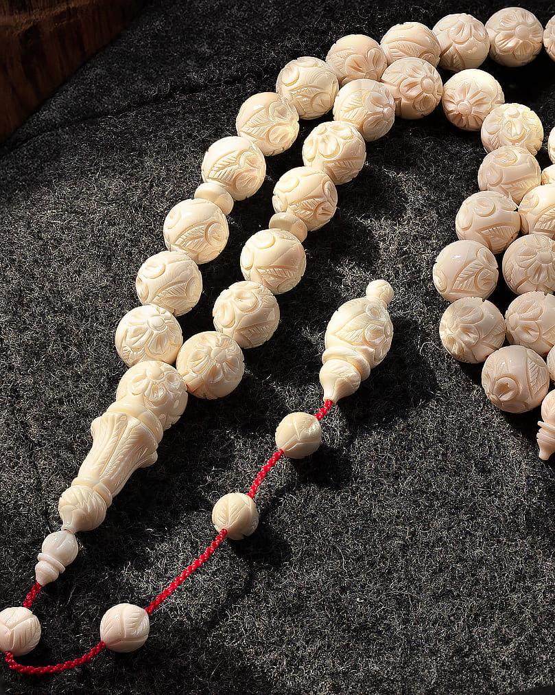 A rare rosary of a hippo's tusk ROS5366WH