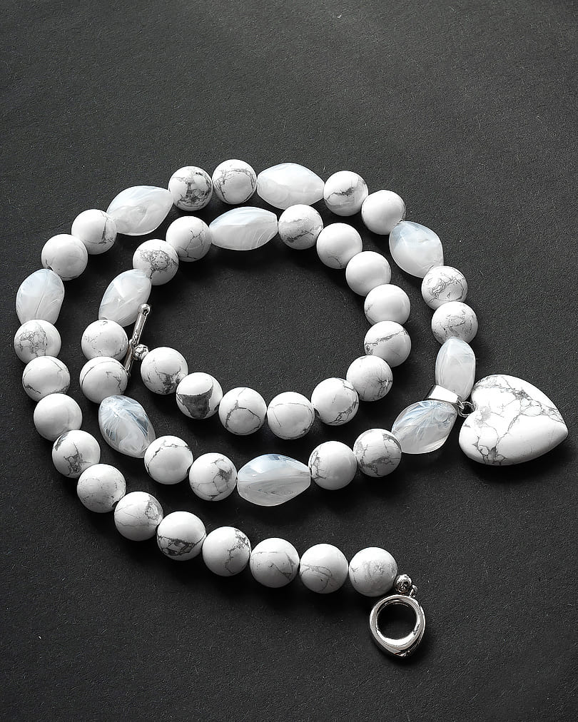 Howlite stone necklace WNEC099WH