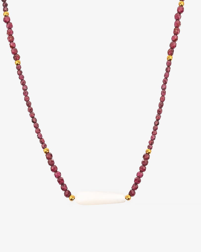 Women's Necklace Made of Natural Shells WNEC241RD