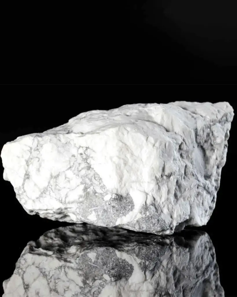 ROASRY WHITE AND GREY STONE HOLAIT