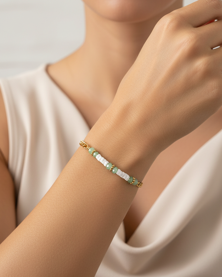 Elegant bracelet with a unique touch WBRA187MC