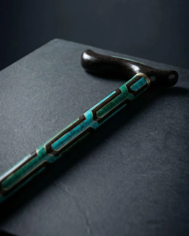 عصا عكاز ايبانوس منقوش شبيه الملاكيت والفيروز