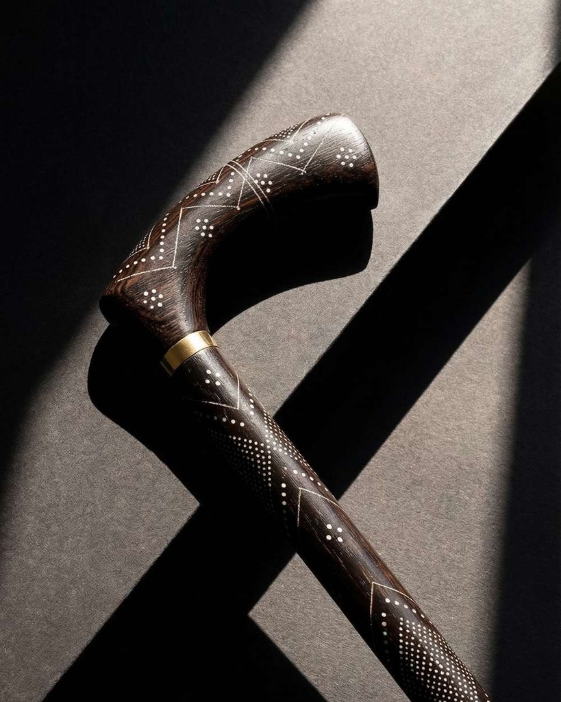 عصا عكاز خشب فينجي طبيعي بمقبض معدني مصقول