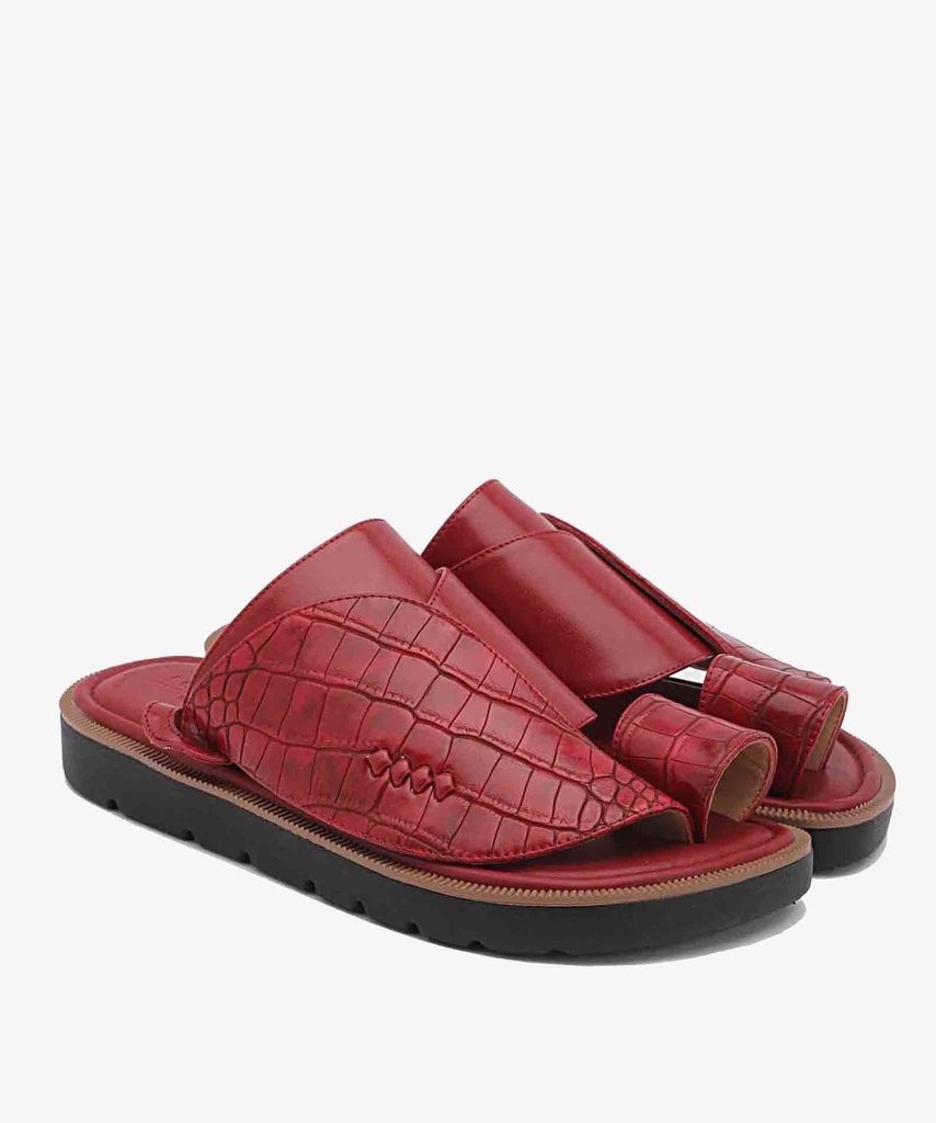 حذاء شرقي بطبعة التمساح 